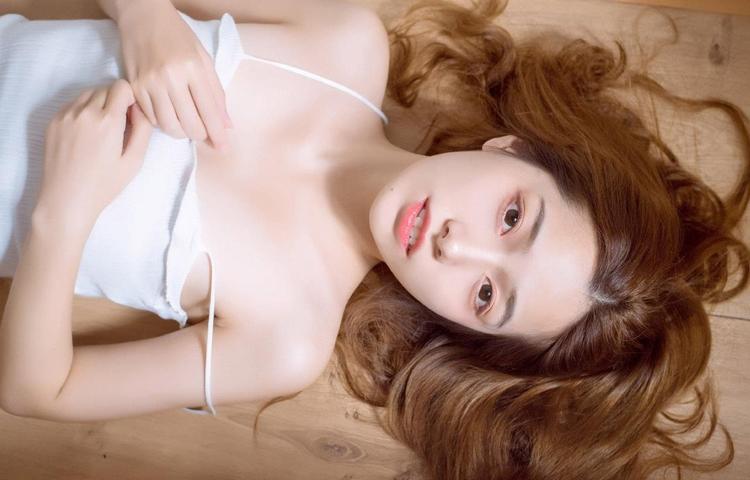 女神麻酥酥的时尚魅力